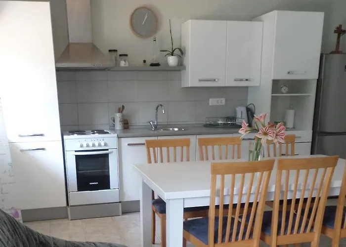 Appartement With Parking Space - 15544 Vodice